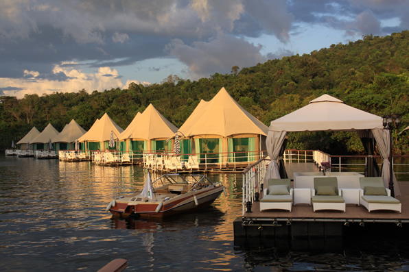 glamping and luxury tents